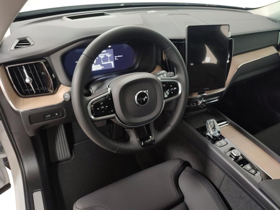 VOLVO XC60 2027