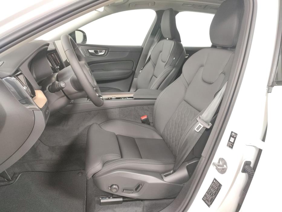 VOLVO XC60 2027