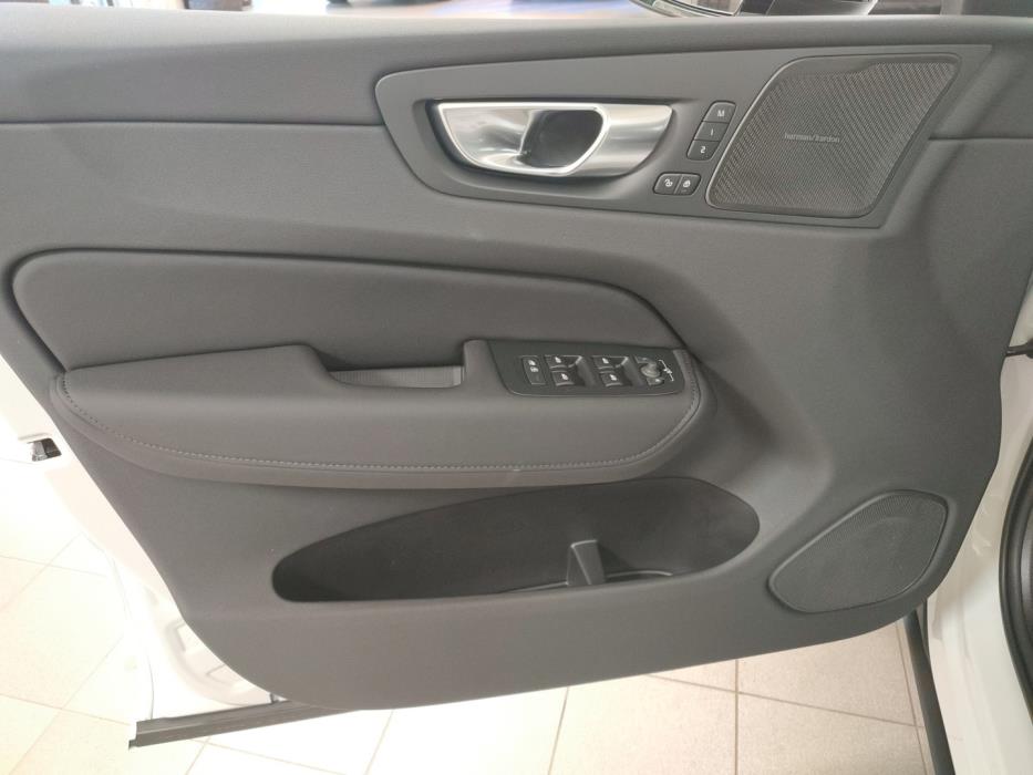 VOLVO XC60 2027