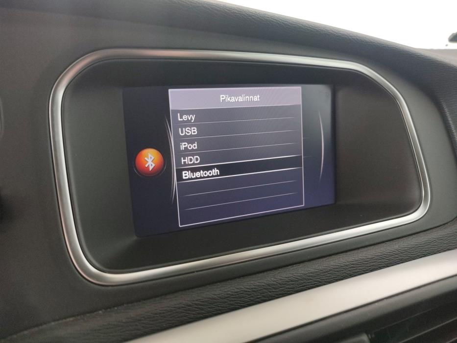 VOLVO V40 2018
