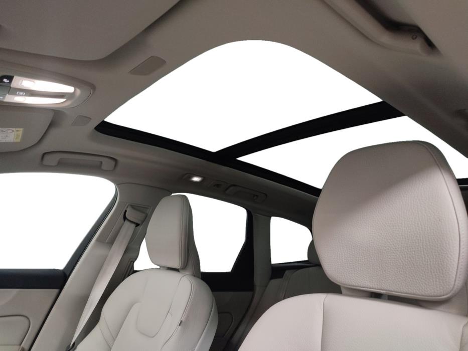 VOLVO XC60 2022