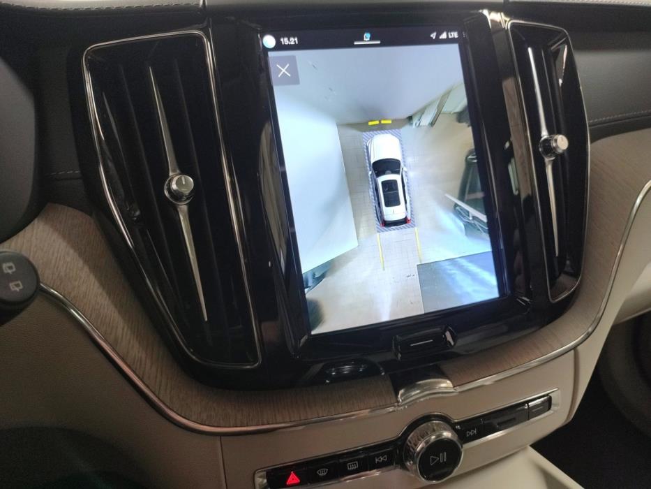 VOLVO XC60 2022