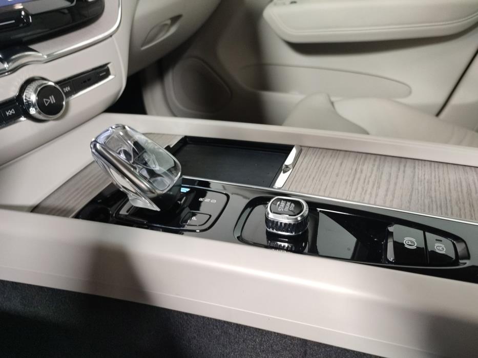 VOLVO XC60 2022