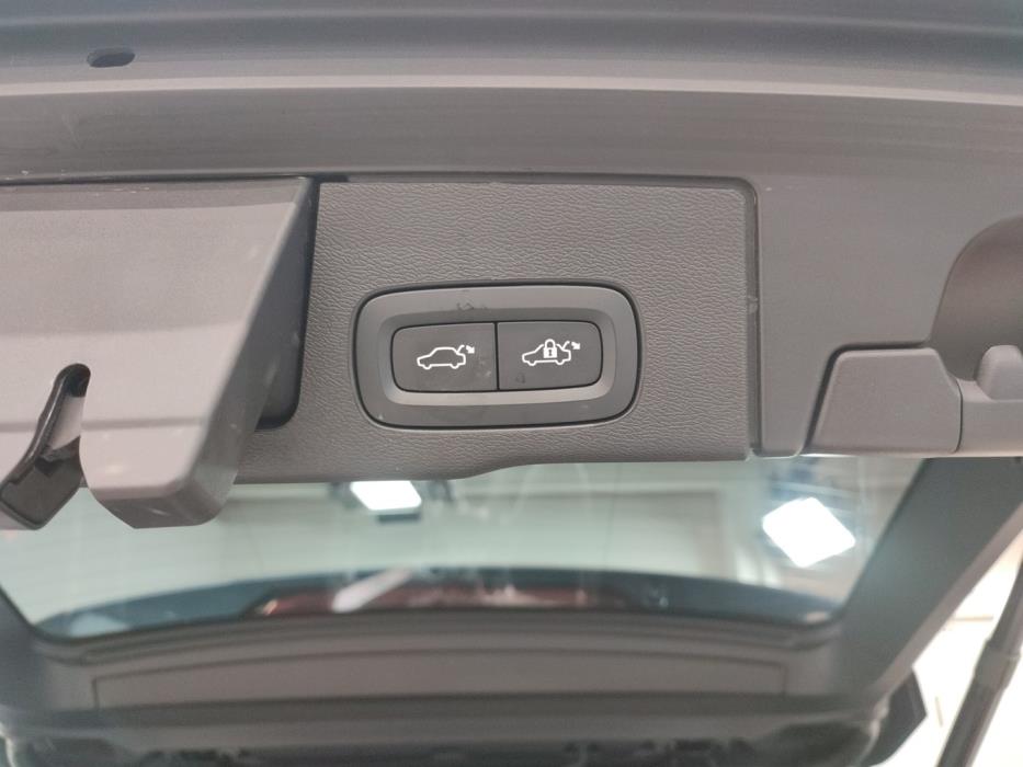 VOLVO XC60 2022