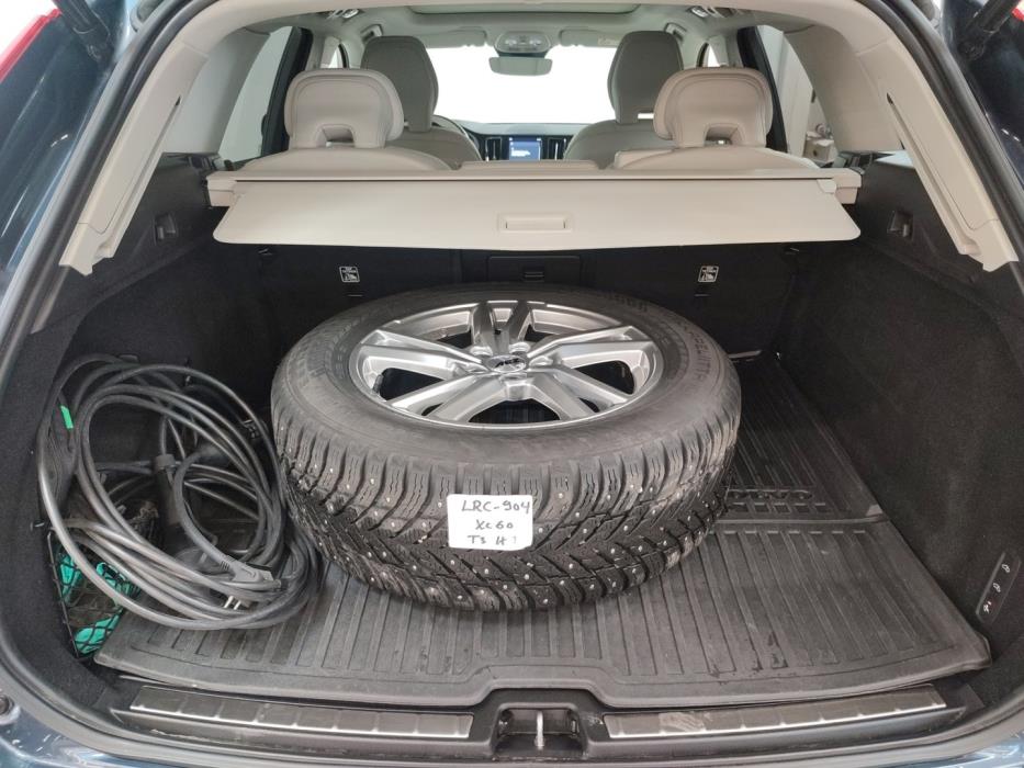 VOLVO XC60 2022