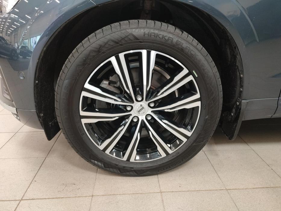 VOLVO XC60 2022
