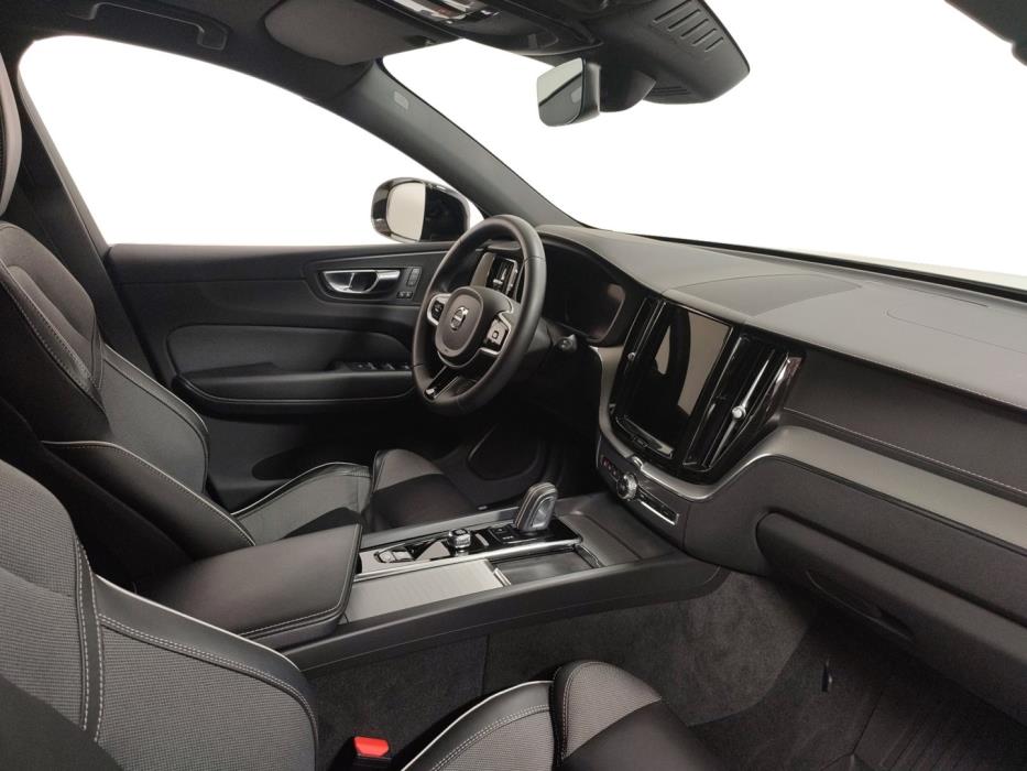 VOLVO XC60 2022
