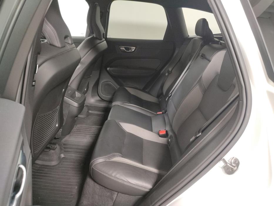 VOLVO XC60 2022