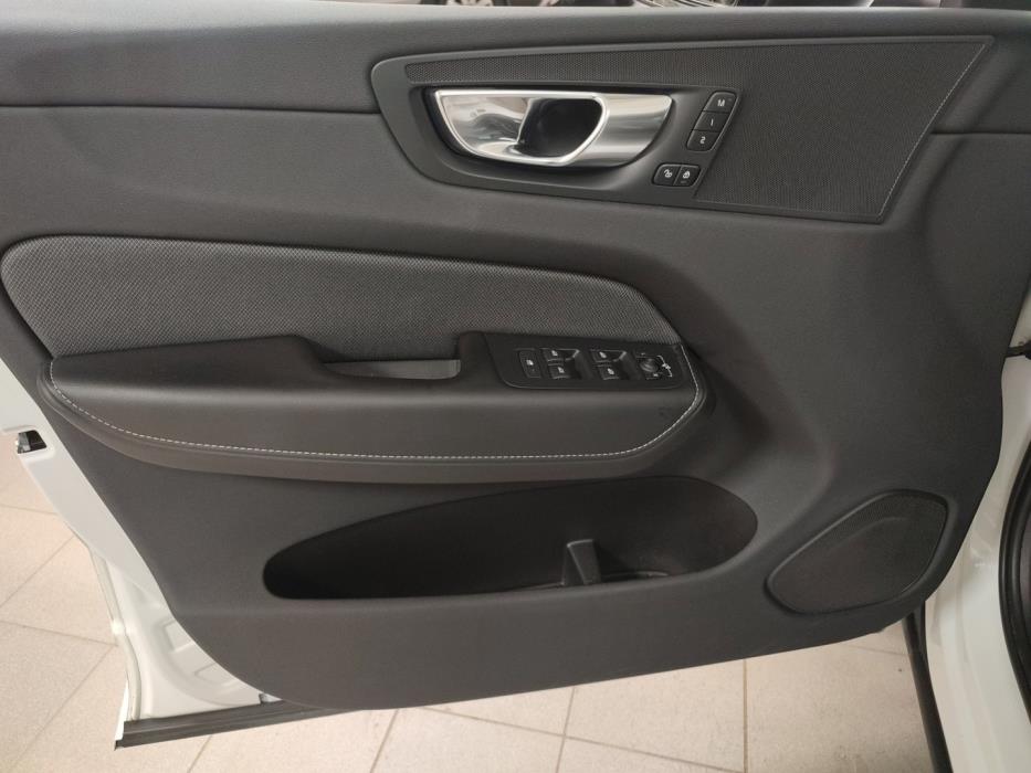 VOLVO XC60 2022