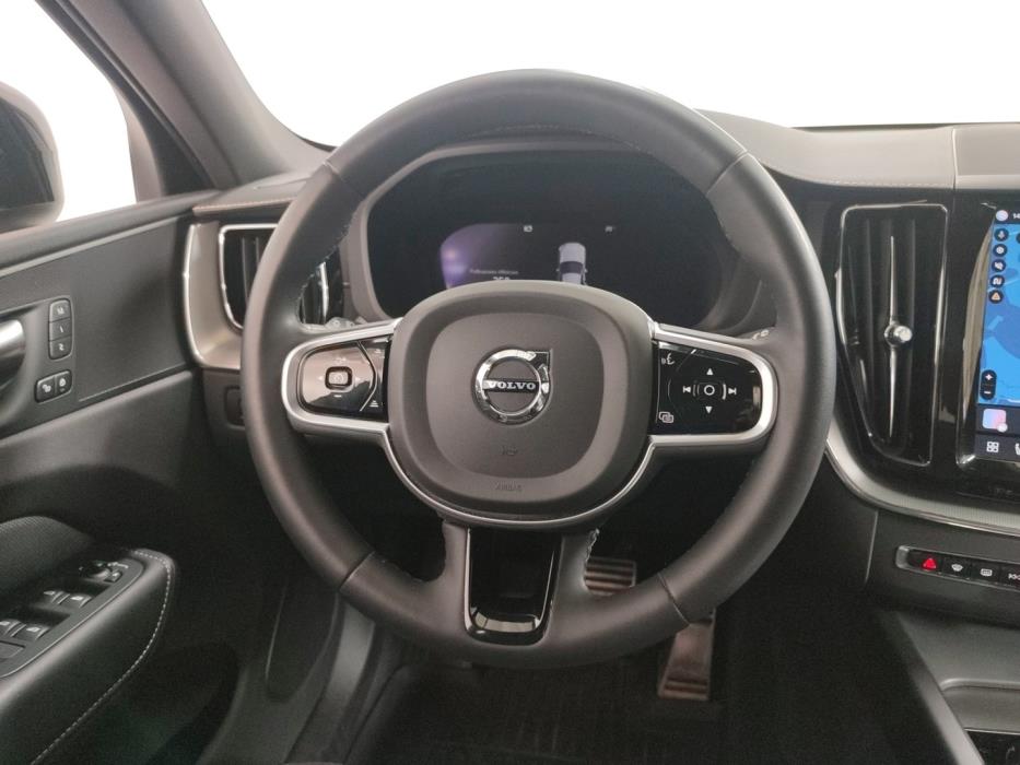 VOLVO XC60 2022