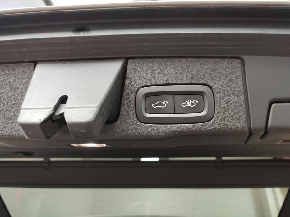 VOLVO XC60 2022