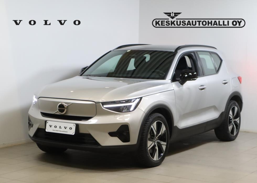 VOLVO XC40 2023