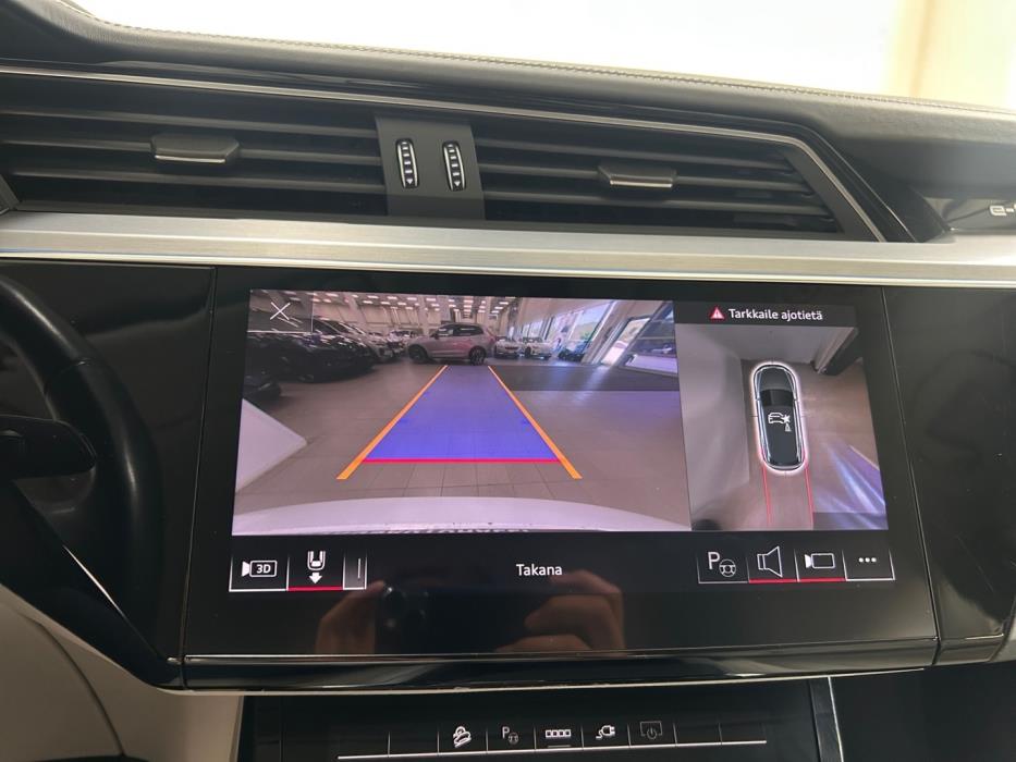 AUDI Q8 e-tron 2023