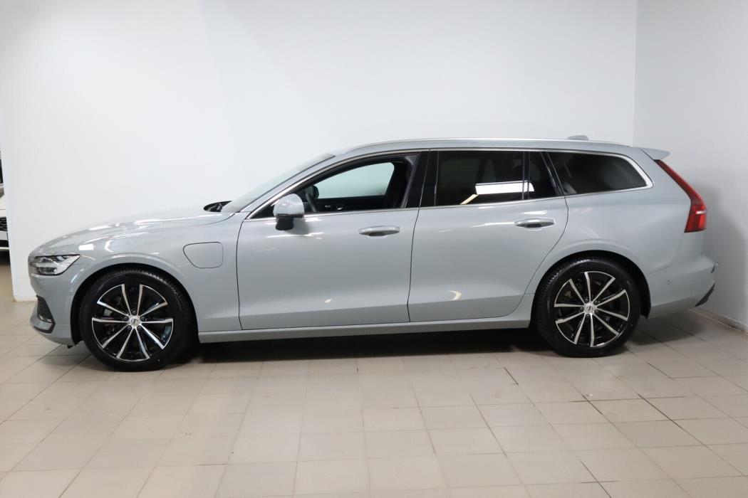 VOLVO V60 2025