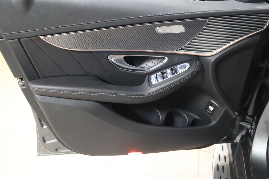 MERCEDES-BENZ EQC 2021