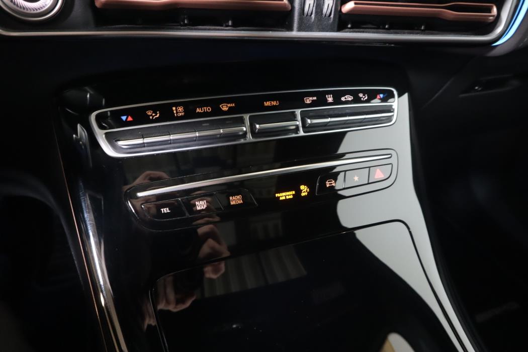 MERCEDES-BENZ EQC 2021