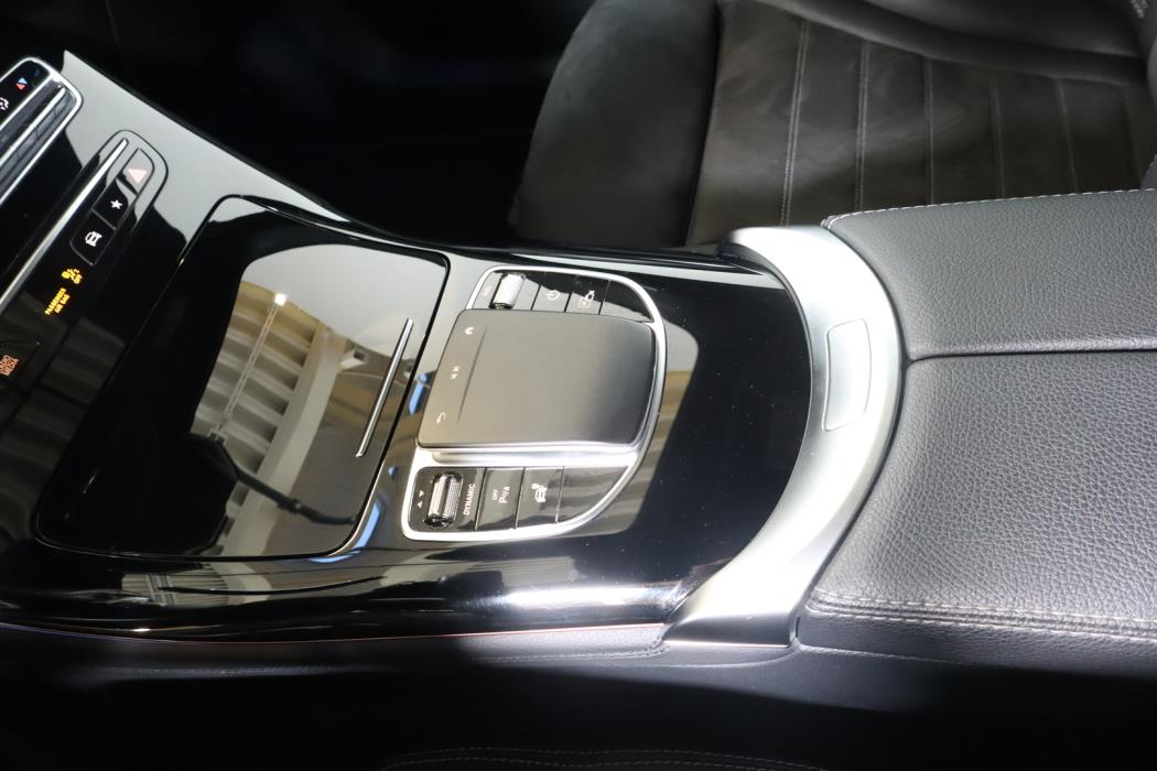 MERCEDES-BENZ EQC 2021