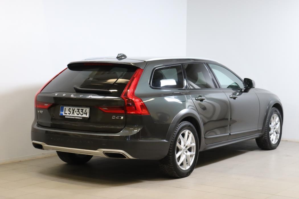 VOLVO V90 Cross Country 2020