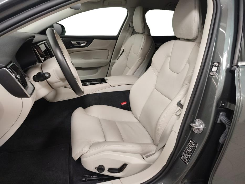 VOLVO V60 2026