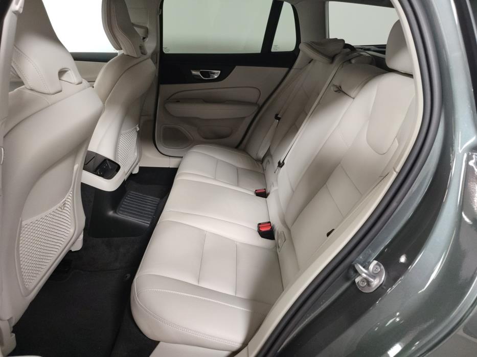 VOLVO V60 2026