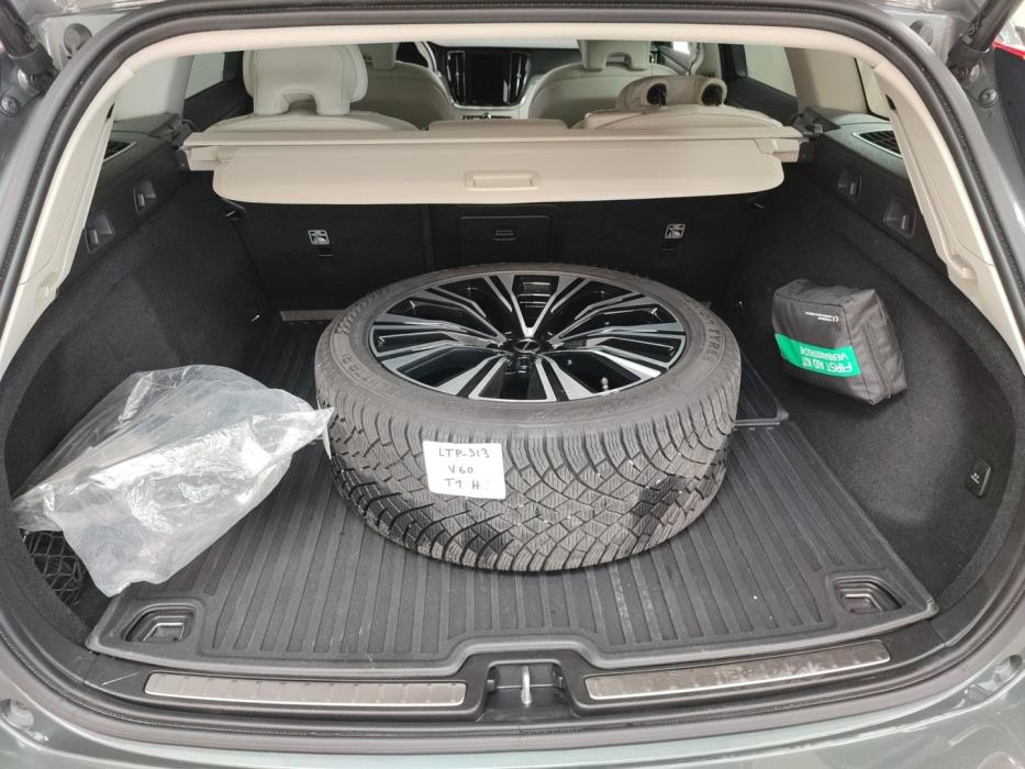 VOLVO V60 2026