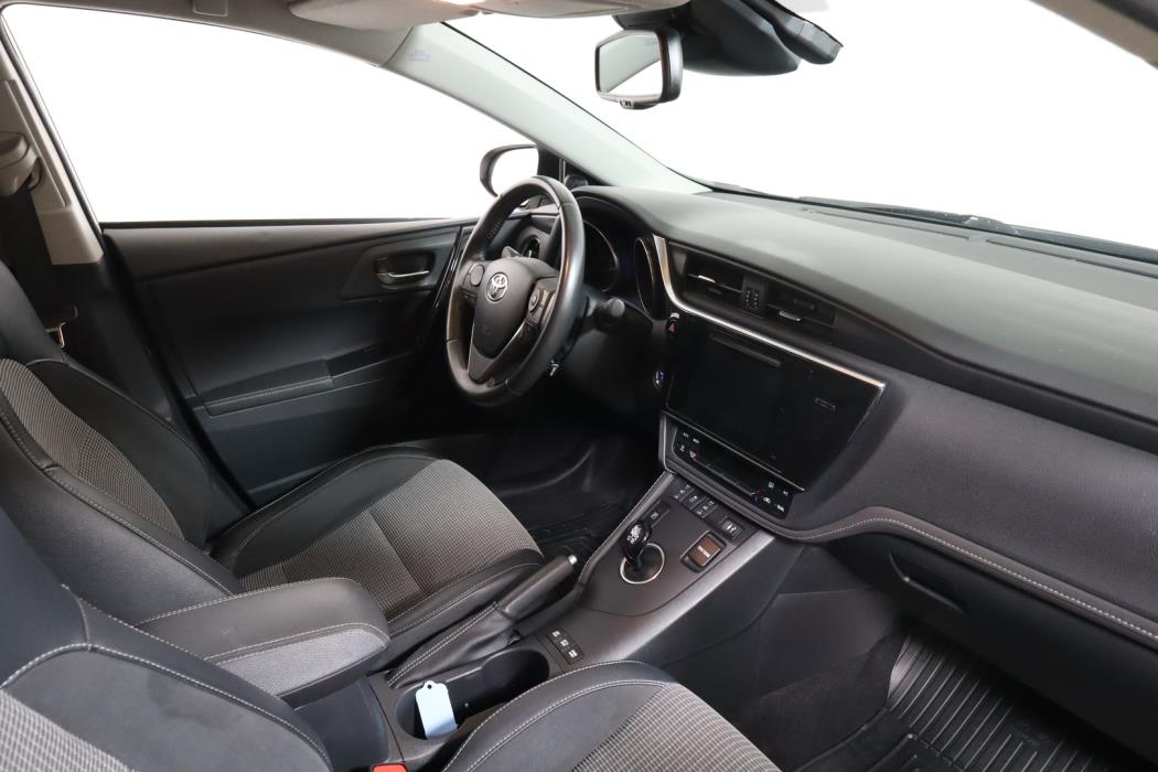 TOYOTA Auris 2017