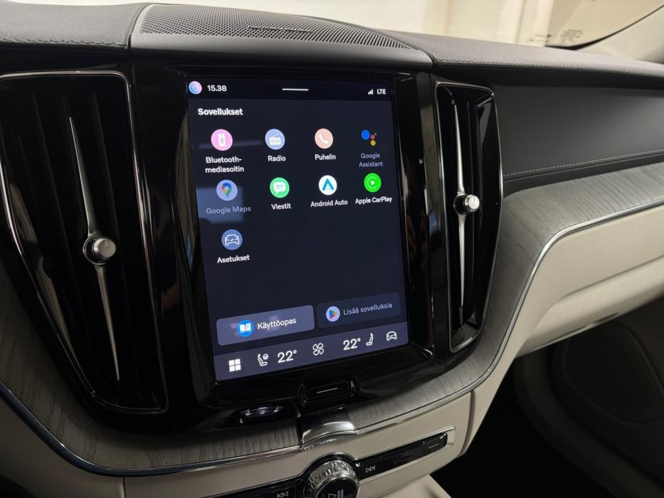 VOLVO XC60 2023