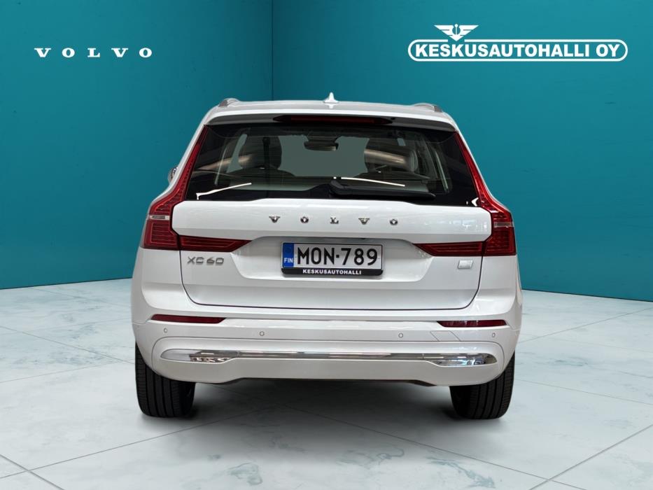 VOLVO XC60 2023