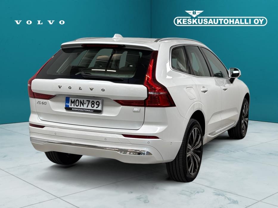 VOLVO XC60 2023