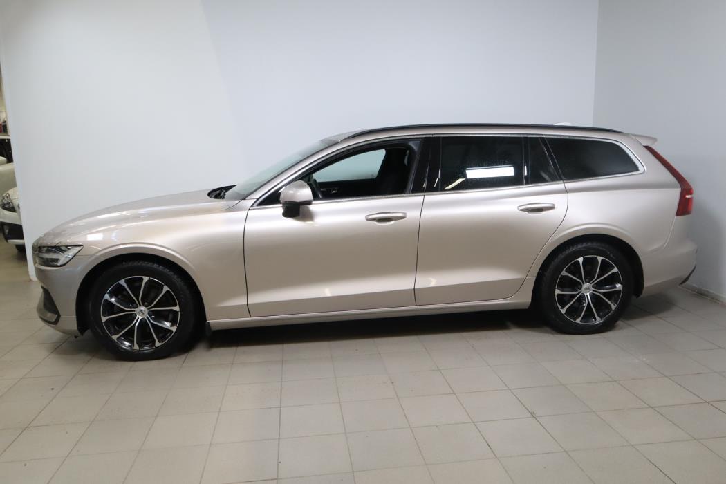 VOLVO V60 2023