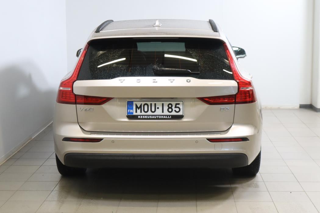 VOLVO V60 2023