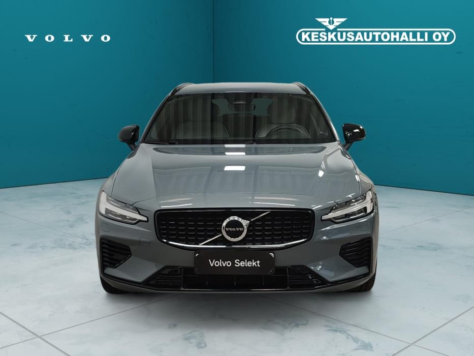 VOLVO V60 2023