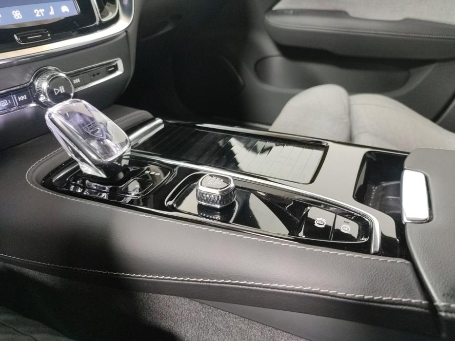 VOLVO V60 2023