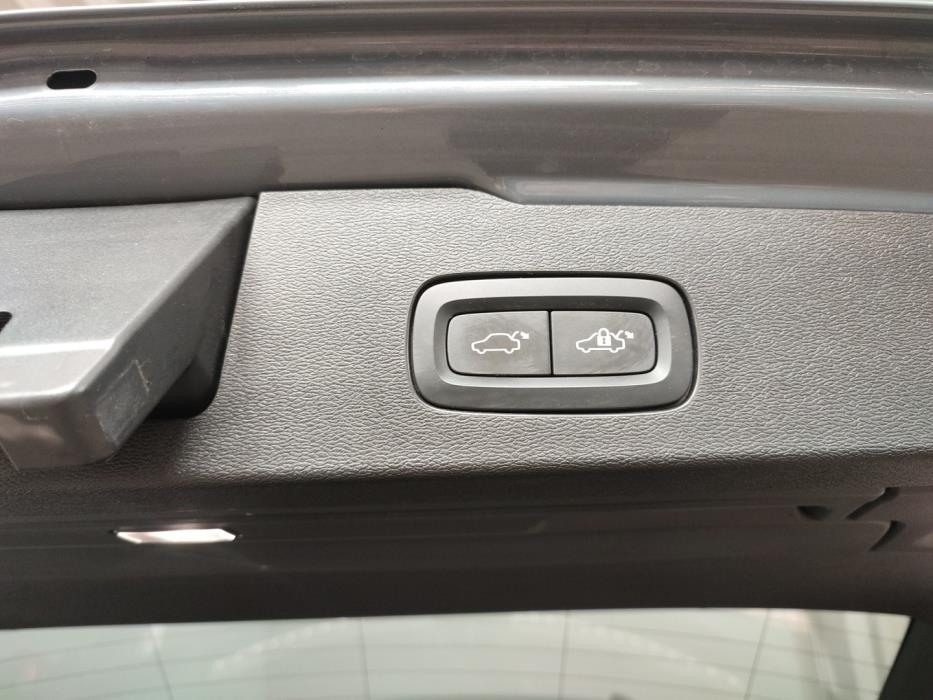 VOLVO V60 2023