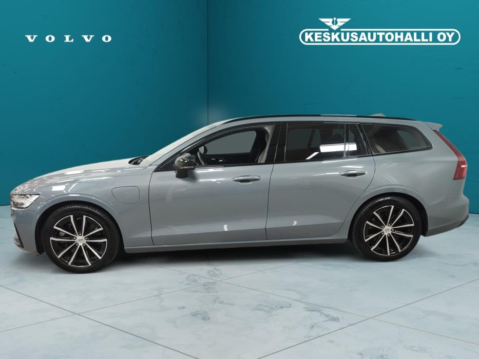 VOLVO V60 2023