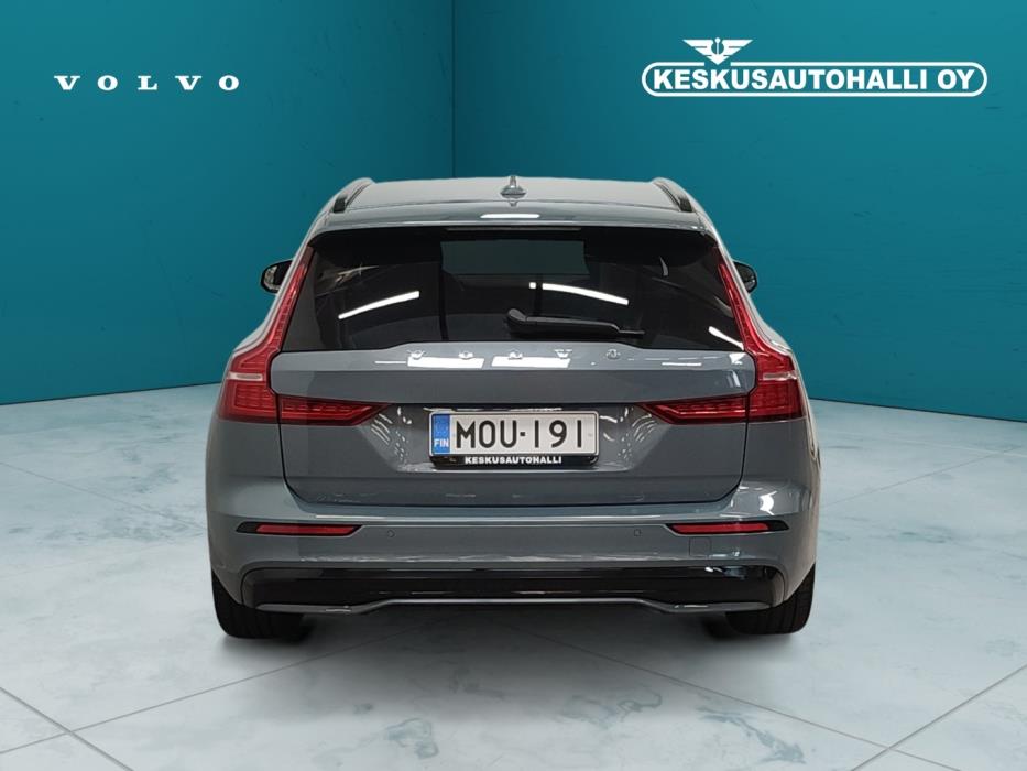 VOLVO V60 2023