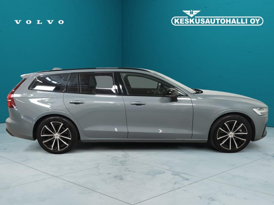 VOLVO V60 2023