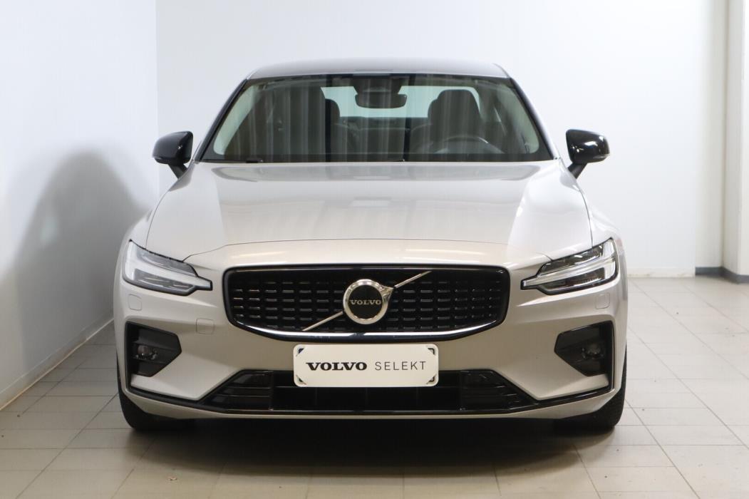 VOLVO S60 2023