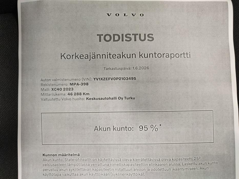 VOLVO XC40 2023