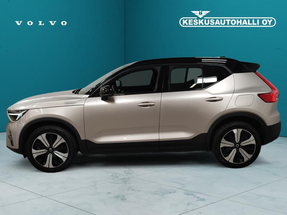 VOLVO XC40 2023