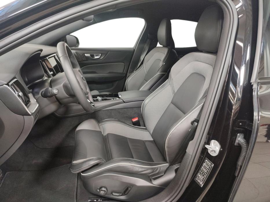 VOLVO S60 2024