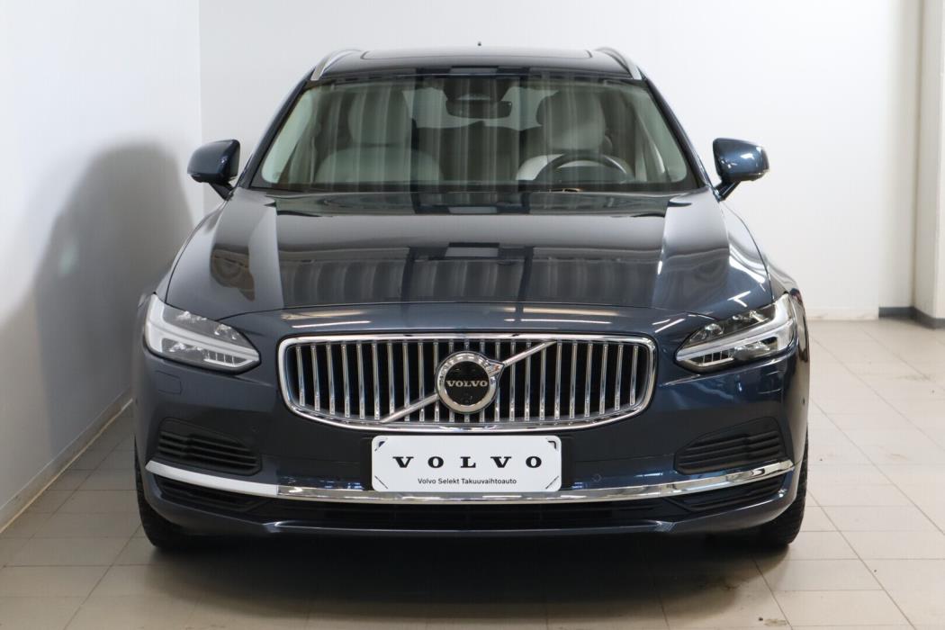 VOLVO V90 2025