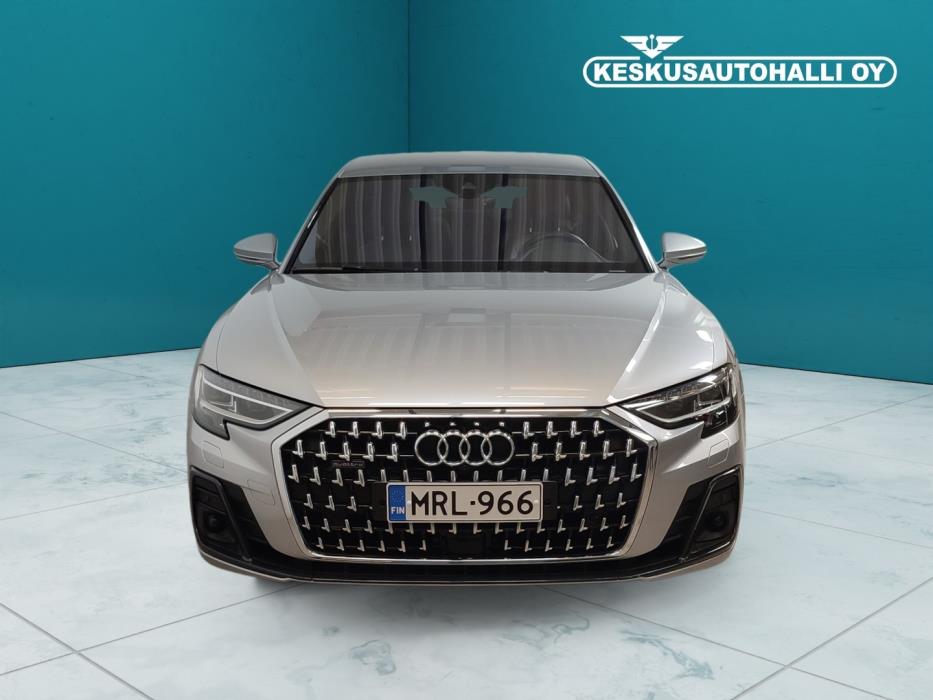AUDI A8 2022