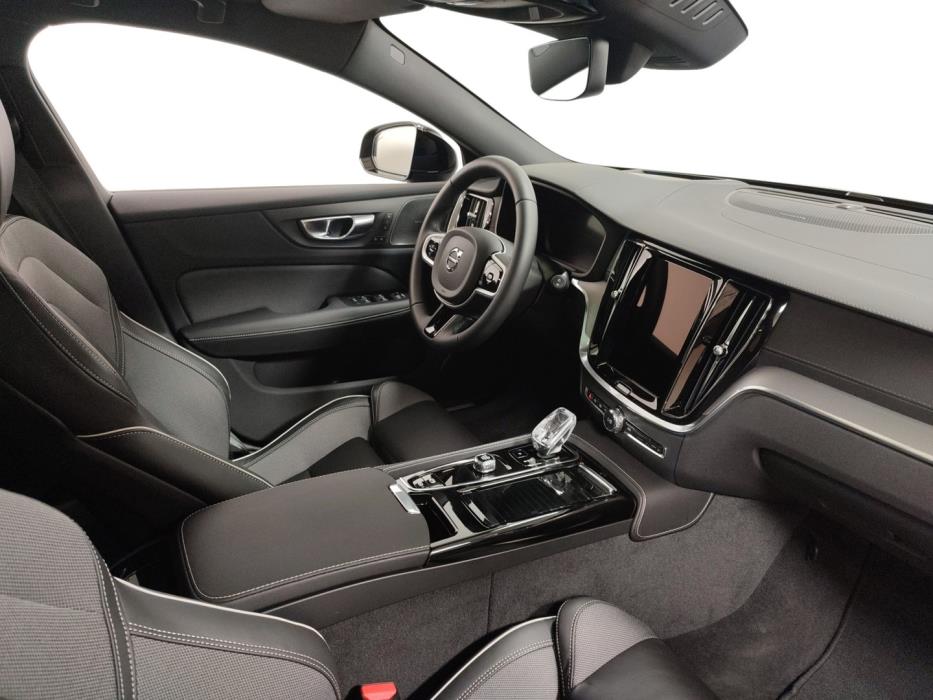 VOLVO V60 2026
