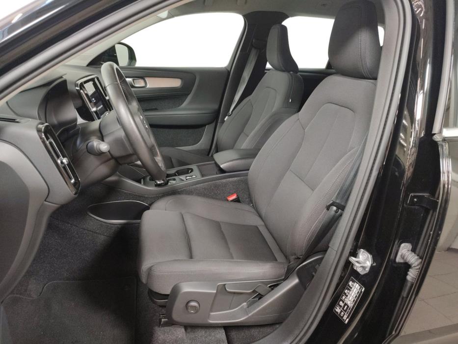 VOLVO XC40 2021