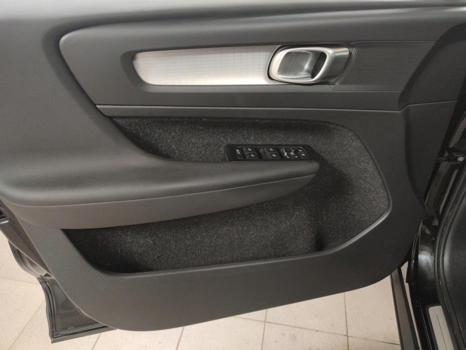 VOLVO XC40 2021
