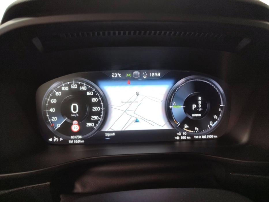 VOLVO XC40 2021