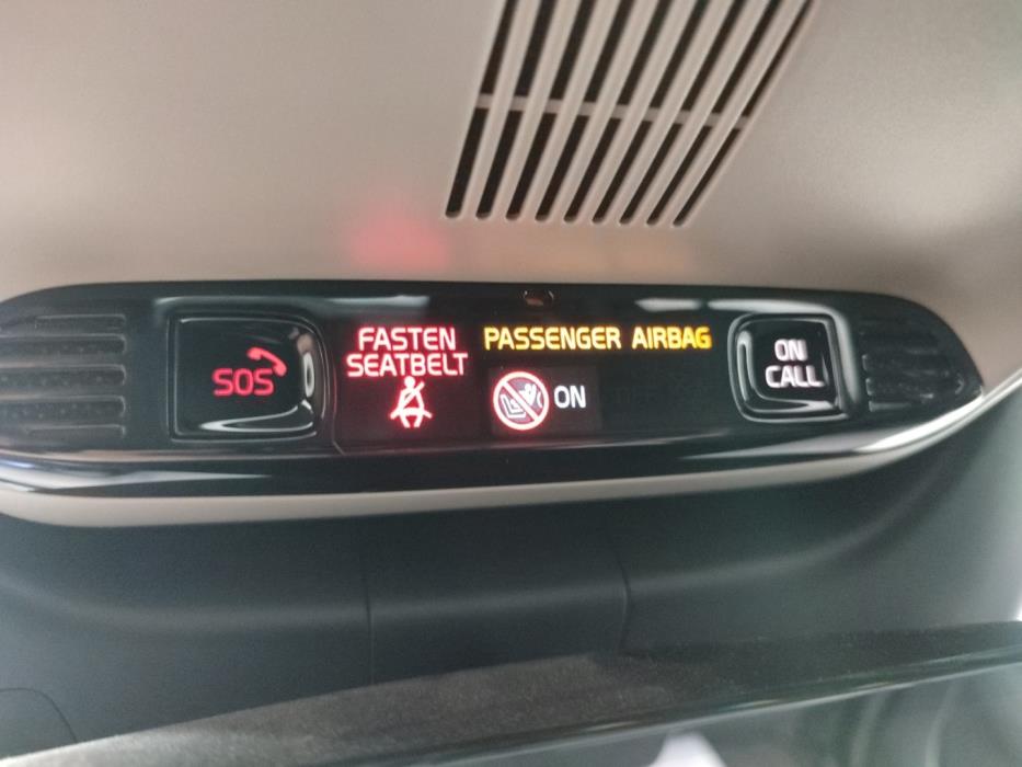 VOLVO XC40 2021