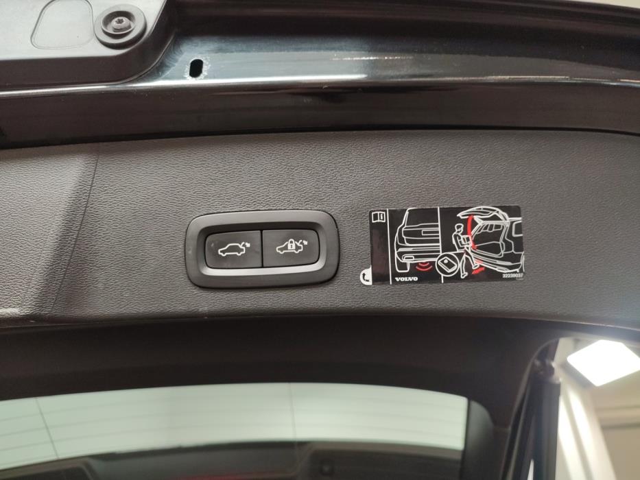 VOLVO XC40 2021