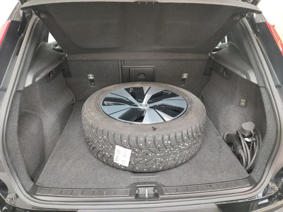 VOLVO XC40 2021